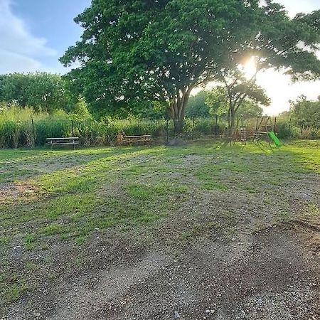 La Kay Fyfy Apartment Saint-Pierre ภายนอก รูปภาพ